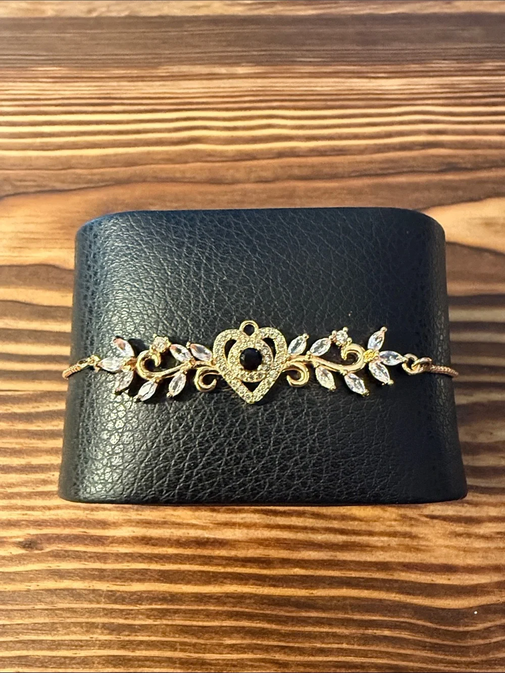 Gold Heart & Leaf Crystal Bracelet - Elegant Women's Jewelry
